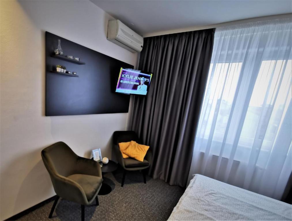 Fiore Self Check-In Osijek Exterior photo